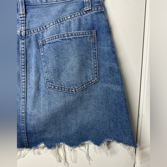 Madewell Rigid Denim A-Line Mini Skirt in Hughes Wash: Button-Front Edition 27 - Picture 10 of 16